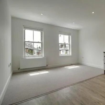Rent this studio loft on 130 Queens Road in Reading, RG1 4NH