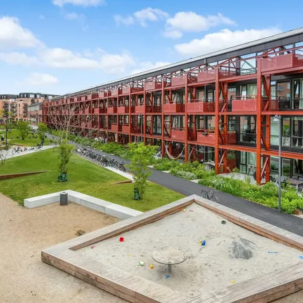 Rent this 4 bed apartment on Montagehallen in Axel Strøbyes Vej, 2500 Valby