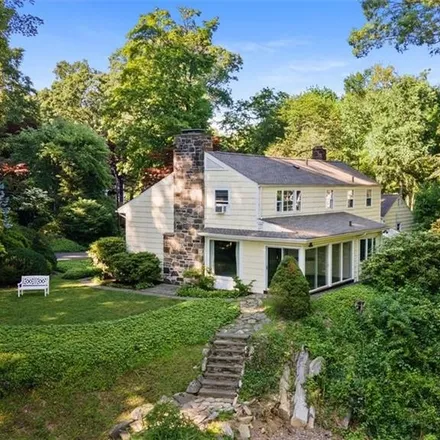 Image 1 - 25 Fairway Lane, Greenwich, CT 06830, USA - House for sale