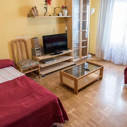 Rent this 4 bed room on Madrid in Rastro Market, Calle Ribera de Curtidores