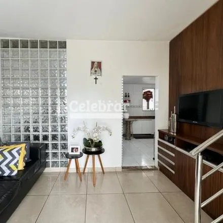 Buy this 3 bed house on Avenida Prefeito Gil Diniz Júnior in Sede, Contagem - MG