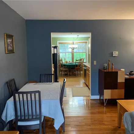 Rent this 2 bed apartment on 529 Mohegan Avenue Parkway in Quaker Hill, Waterford