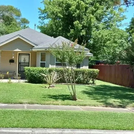 Buy this 2 bed house on 2624 Thomas Boulevard in Port Arthur, TX 77640