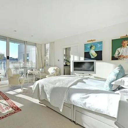 Image 7 - Chelsea Harbour, Thames Avenue, London, SW10 0UX, United Kingdom - Room for rent