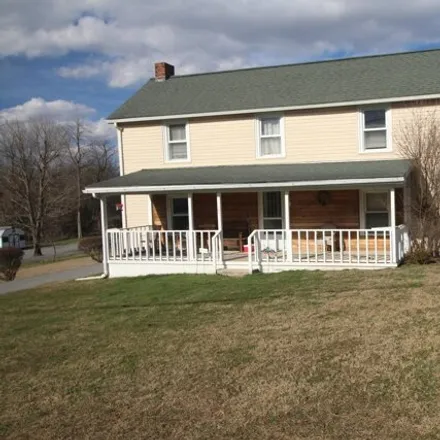 Image 3 - 100 Spibeth Street, Buckingham Acres, Lewisburg, WV 24901, USA - House for sale