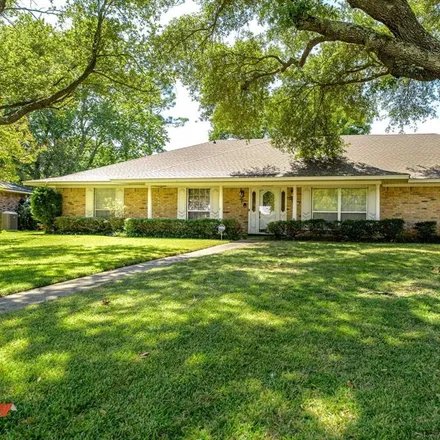 Buy this 3 bed house on 2308 Wesley Circle in Green Acres, Bossier City