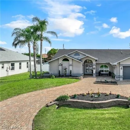 Image 2 - 1052 Southeast 5th Street, Cape Coral, FL 33990, USA - House for sale