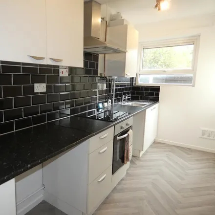 Image 2 - James Way, Telford and Wrekin, TF2 8AU, United Kingdom - Townhouse for rent