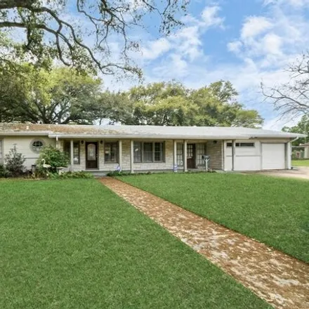 Buy this 3 bed house on 1374 Lamar Drive in La Marque, TX 77568
