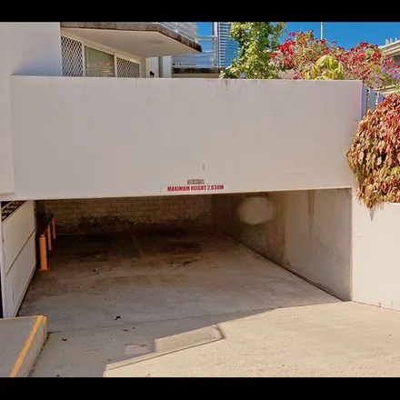 Image 7 - Weemala Street, Surfers Paradise QLD 4217, Australia - Apartment for rent