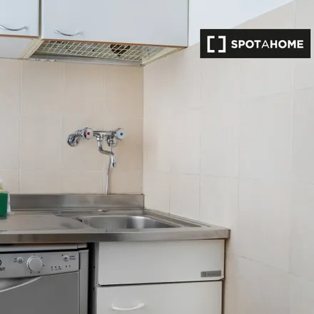 Image 7 - Rondone, Via delle Lame, 40122 Bologna BO, Italy - Apartment for rent