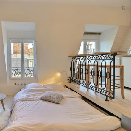 Image 2 - 53 Avenue Victor Hugo, 75116 Paris, France - Apartment for rent