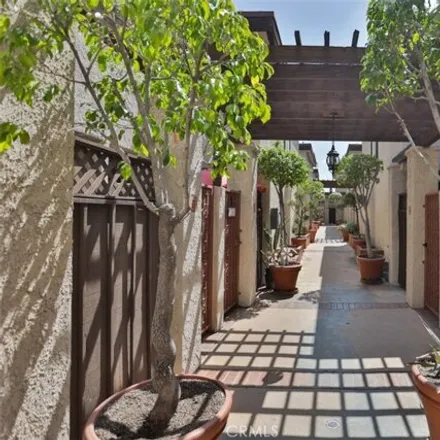 Image 6 - El Proyecto, Alley 80356, Los Angeles, CA 91402, USA - Townhouse for sale
