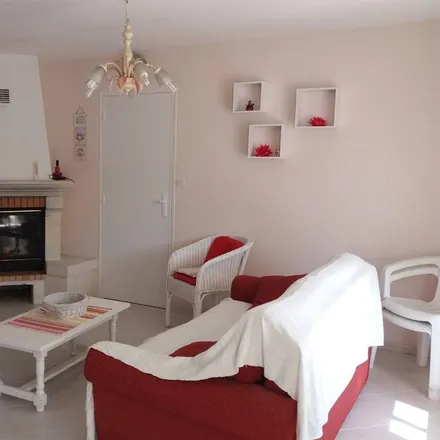 Rent this 3 bed house on 17590 Ars-en-Ré