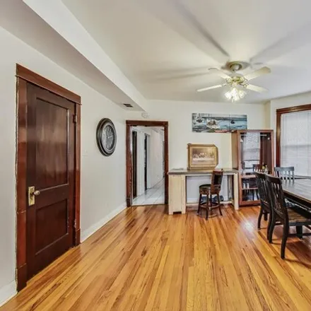 Image 8 - 3923 North Spaulding Avenue, Chicago, IL 60659, USA - House for sale