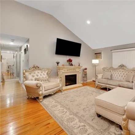 Image 4 - 245 West Chester Street, City of Long Beach, NY 11561, USA - House for sale