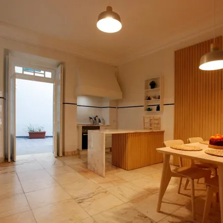 Rent this 4 bed apartment on Rua de Simões de Castro 142 B in 3000-387 Coimbra, Portugal
