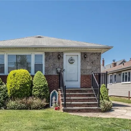 Rent this 3 bed house on 205 White Rd in Mineola, New York