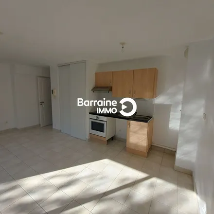 Rent this 2 bed apartment on 66 Avenue des Français Libres in 29660 Carantec, France