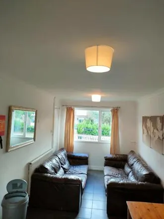 Image 3 - Thorpe Walk, Colchester, CO4 3TH, United Kingdom - House for rent