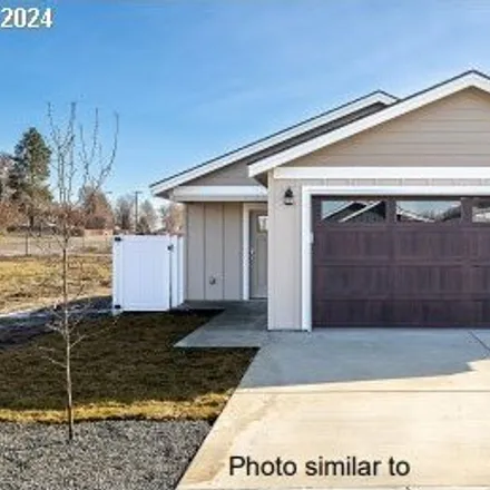 Buy this 3 bed house on Tinley avenue in Stanfield, Umatilla County