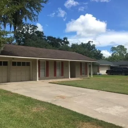 Rent this 3 bed house on 149 Chestnut Street in Lake Jackson, TX 77566