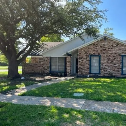 Buy this 3 bed house on 7310 Timberline Drive in Dalrock, Rowlett