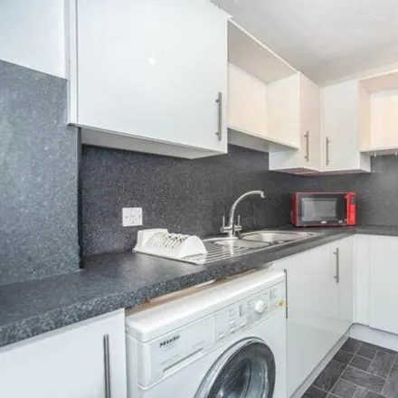 Image 5 - Crowley Court, Gravesend, DA11 0BE, United Kingdom - Apartment for sale