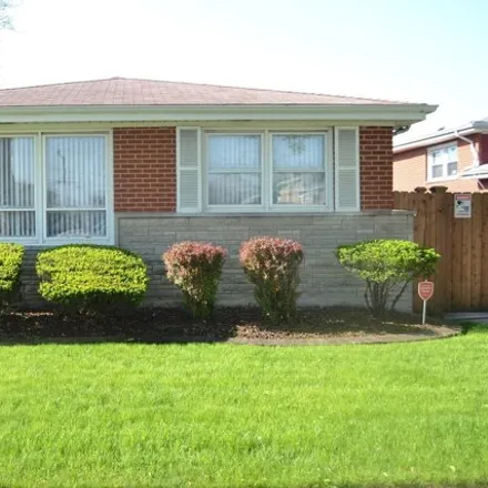 Buy this 3 bed house on 2747 West Seipp Street in Chicago, IL 60652