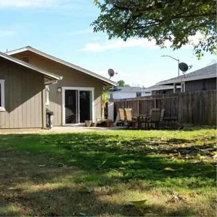 Image 3 - 1007 Blue Ridge Avenue, Chico, CA 95973, USA - House for sale