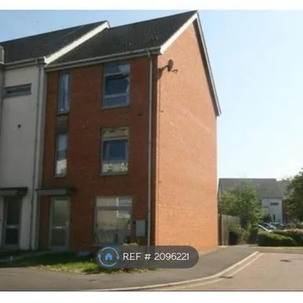 Rent this 4 bed townhouse on 7 Nazareth Road in Nottingham, NG7 2TP