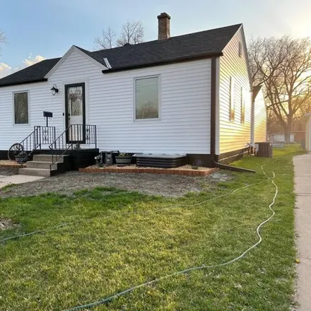 Buy this 2 bed house on 1529 West 11th Street in Hastings, NE 68901