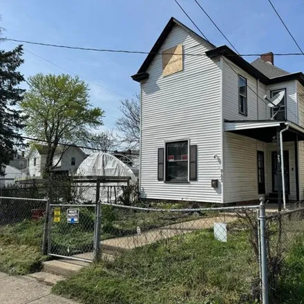 Buy this 3 bed house on 960 Sullivant Avenue in Columbus, OH 43223