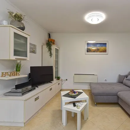 Image 8 - Pula, Grad Pula, Istria County, Croatia - Apartment for rent