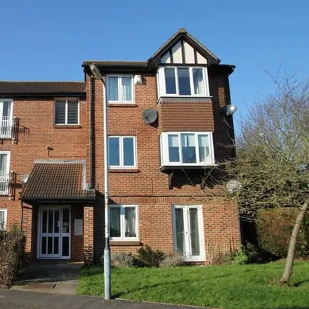 Rent this 2 bed apartment on Rabournmead Drive in London, UB5 6YN