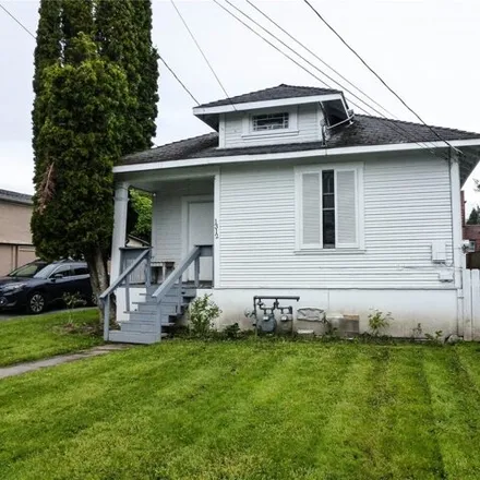 Buy this 2 bed house on 1314 South 2nd Street in Mount Vernon, WA 98273