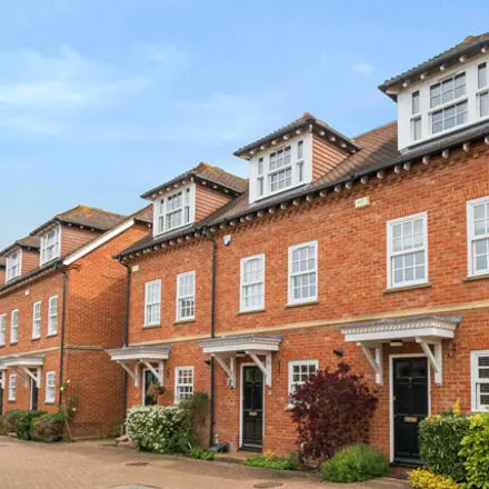 Image 1 - Wedgwood Place, Cobham, KT11 1JB, United Kingdom - Townhouse for rent