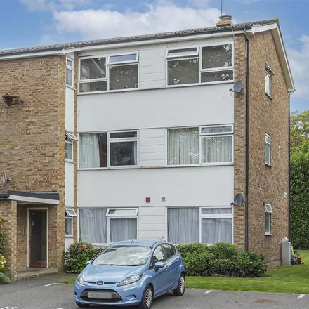 Rent this 2 bed apartment on Hadleigh Court in Wormley, EN10 6PS