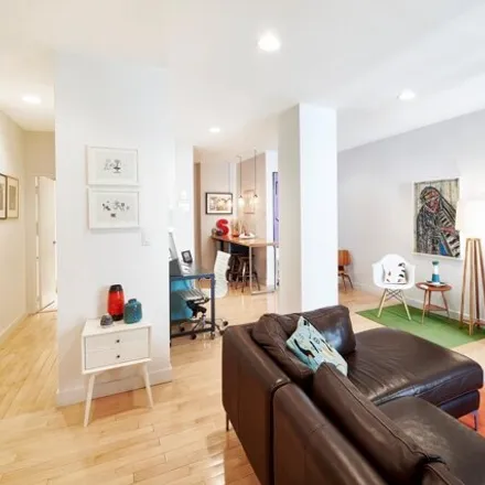 Image 3 - 132 Perry Street, New York, NY 10014, USA - Apartment for sale