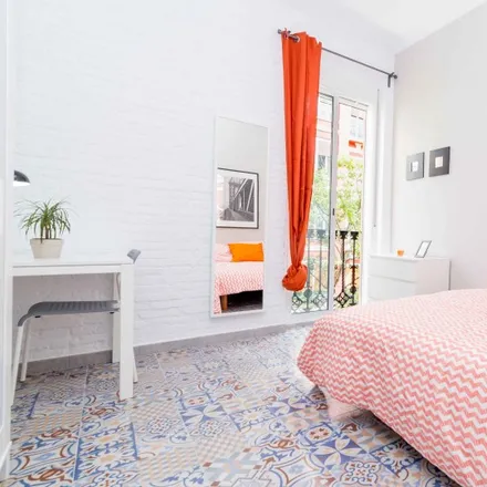 Rent this 5 bed room on Carrer de Borriana in 35, 46005 Valencia