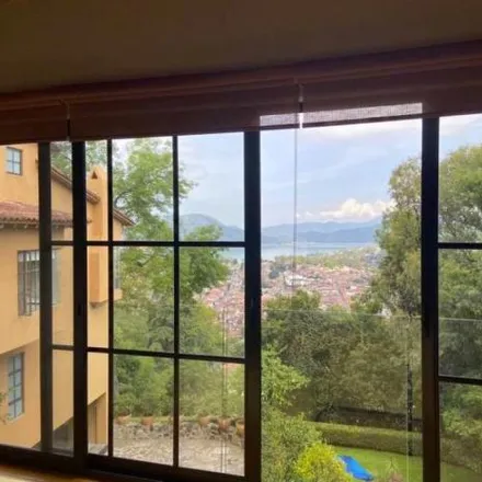 Rent this 1 bed apartment on Calle Cruz de Misión 16 in Sta María Huacatlán, 51200 Valle de Bravo