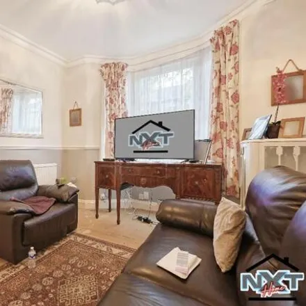 Image 2 - Buckland Road, London, E10 6QS, United Kingdom - Townhouse for sale