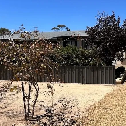 Rent this 4 bed apartment on 105 Browns Well Highway in Loxton SA 5333, Australia