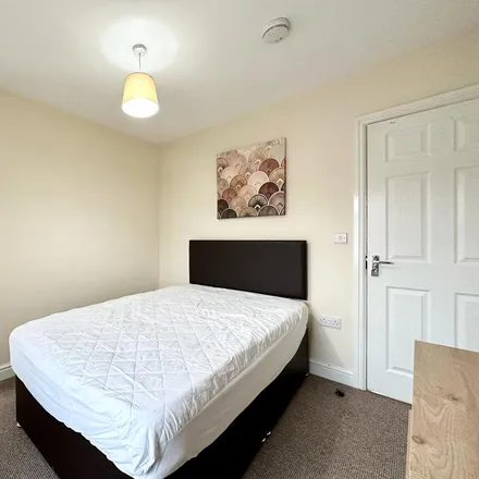 Image 1 - Birch Avenue, Carcroft, DN6 8HX, United Kingdom - Room for rent