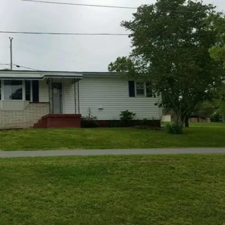 Rent this 2 bed house on 976 Chittum Drive in Tazewell, TN 37879
