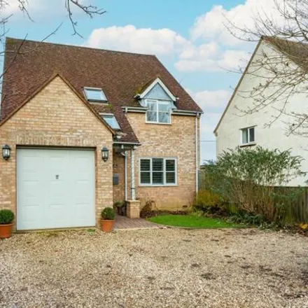 Buy this 4 bed house on Foxwood Close in Aston, OX18 2DZ