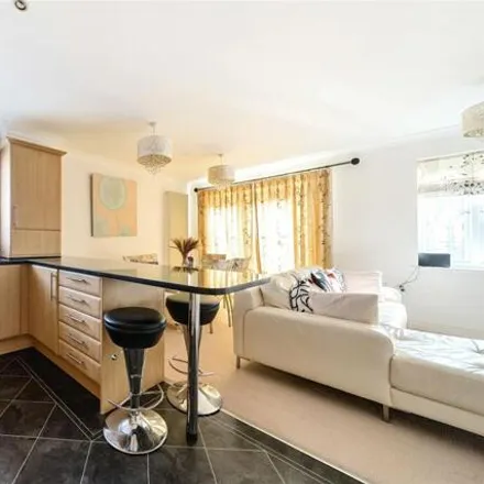 Image 3 - Heatherwood Hospital, Ascot, SL5 7FN, United Kingdom - Apartment for sale