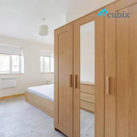 Rent this 3 bed apartment on Wicksteed House in Street, London