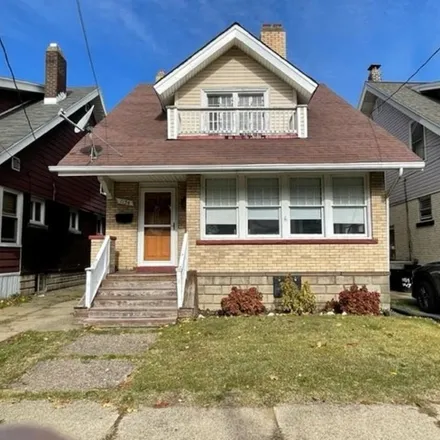 Buy this 3 bed house on 1118 West 7th Street in Erie, PA 16502