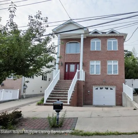 Buy this 4 bed house on 15 Pershing Street in New York, NY 10305